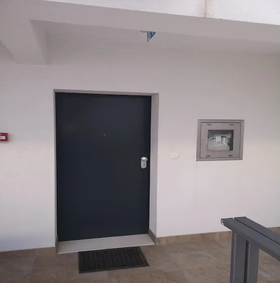 Service Image 1